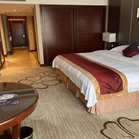 Ramada Plaza Shaoguan City Centre Eksteriør bilde