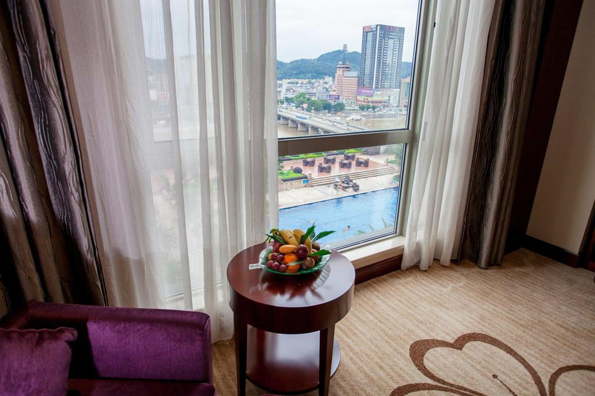 Ramada Plaza Shaoguan City Centre Eksteriør bilde