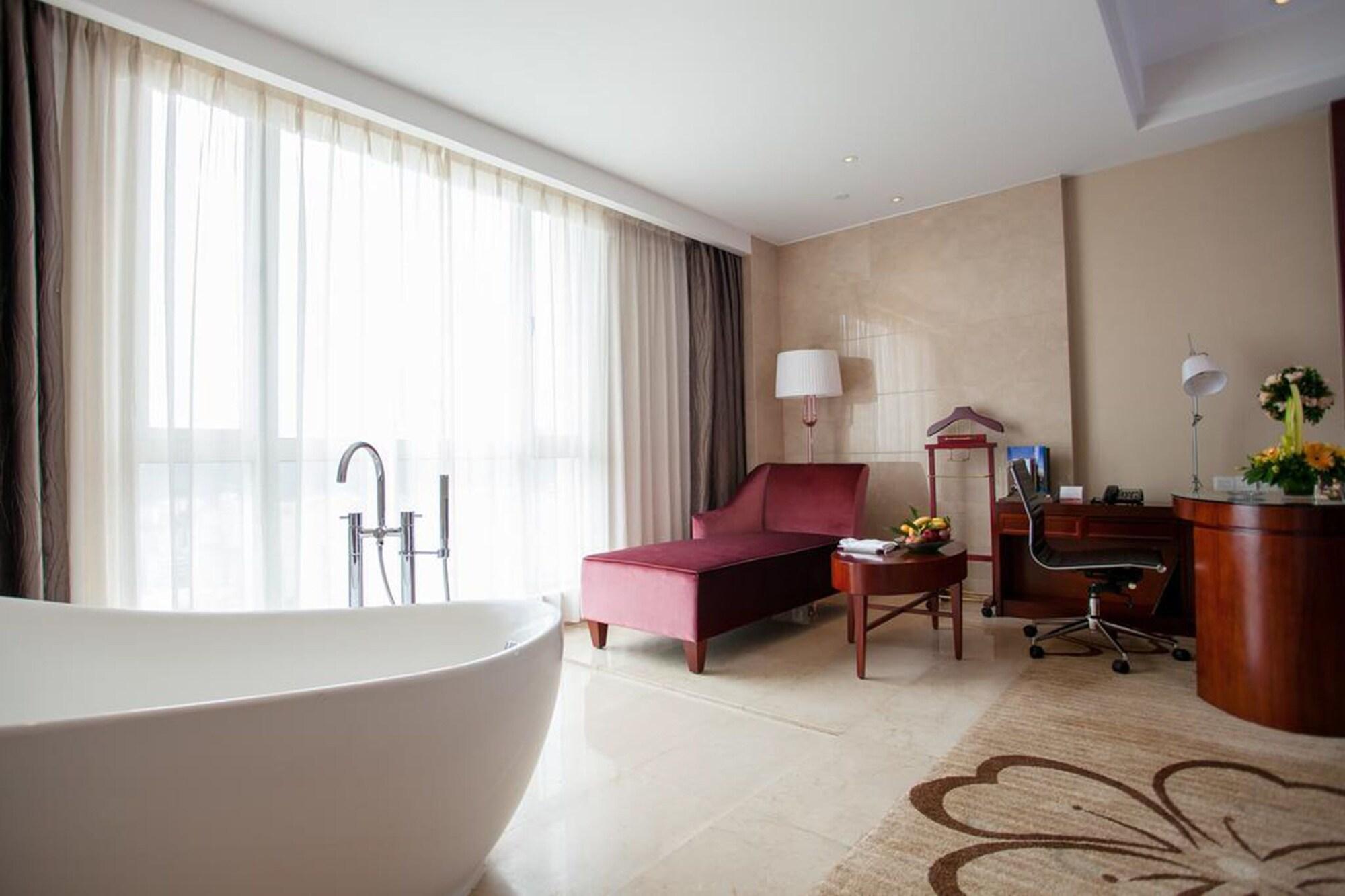 Ramada Plaza Shaoguan City Centre Eksteriør bilde